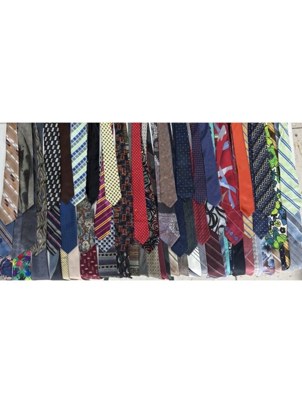 Huge lot 92 Tie's Bundle Men's Ties Lots Of Silk/Poly Various Brand Some Vtg